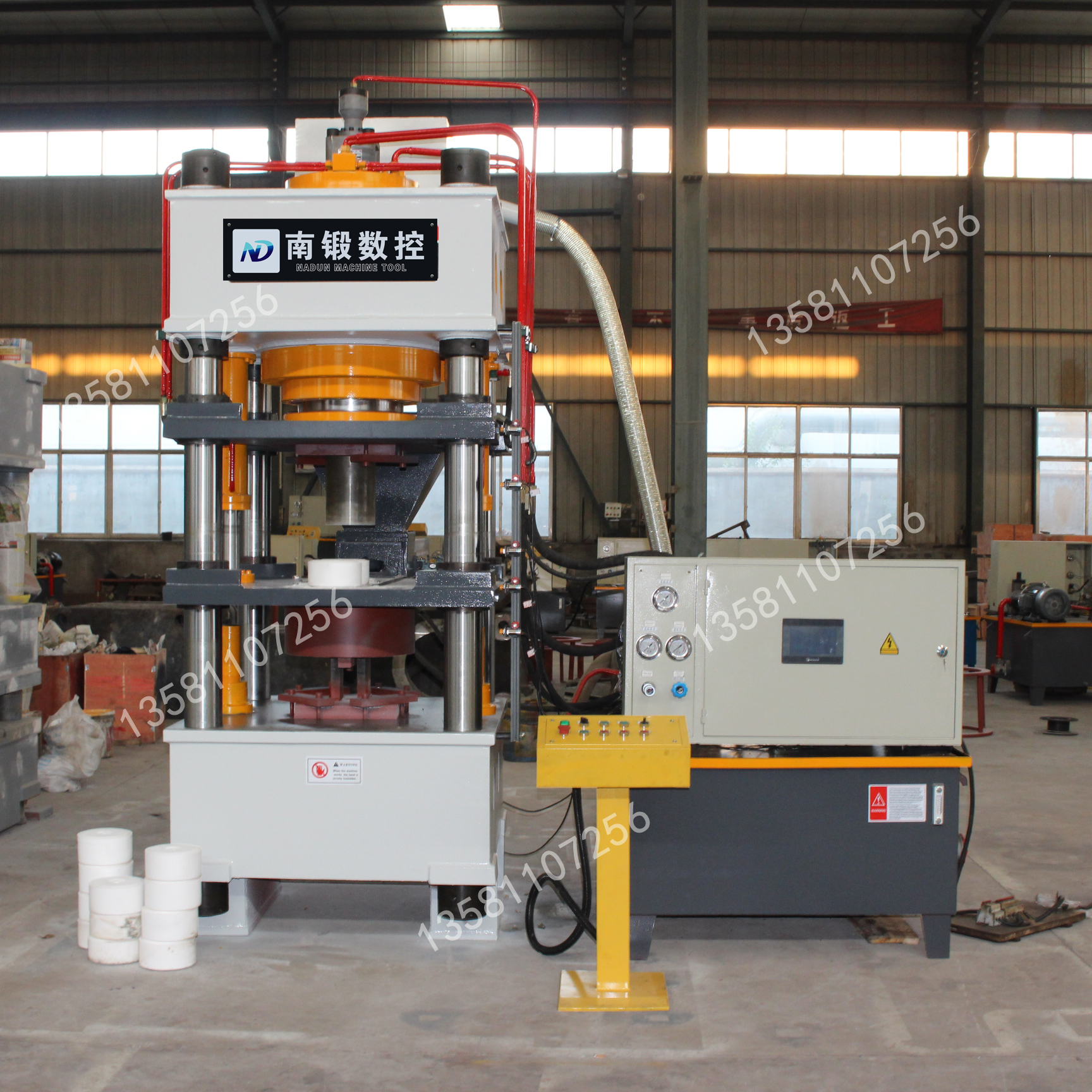 采購315噸牛羊舔磚液壓機求推薦質量好廠家？