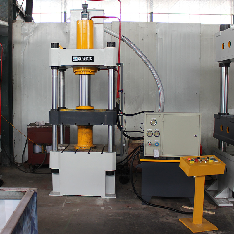 油壓機(jī)的液壓系統(tǒng)的基本原理及結(jié)構(gòu)特點(diǎn)