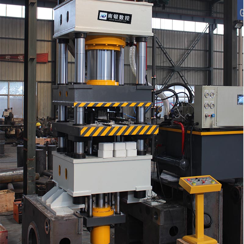 滕州 3-5公斤鹽磚機 400噸粉末成型油壓機 牛羊舔磚液壓機