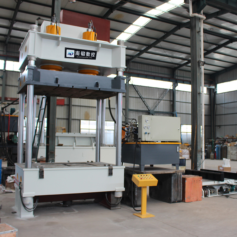 滕州350噸四柱油壓機雙缸大臺面液壓機風冷裝置液壓機