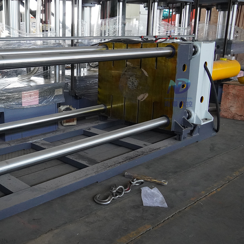 200噸臥式油壓機(jī) 三梁四柱臥式壓力機(jī) 