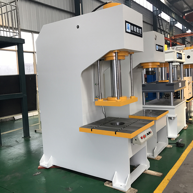 您還在為買(mǎi)單臂油壓機(jī)而東奔西走嗎？