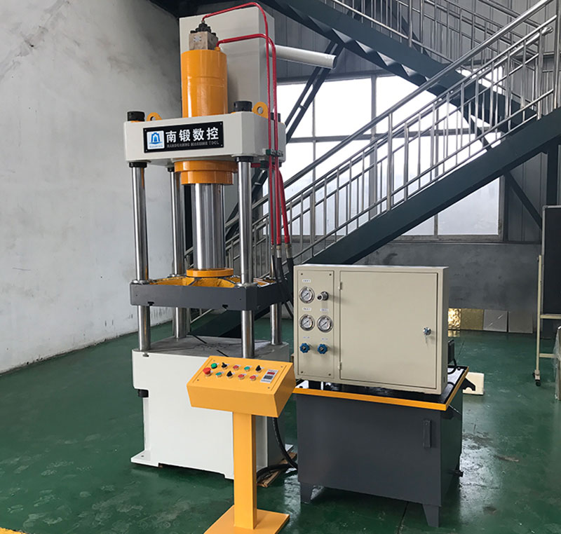 四柱油壓機技術參數重要性和滑塊移動速度影響因素