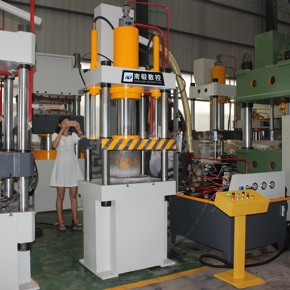 廠家直銷100噸四柱拉伸油壓機滅火器油壓機可定制