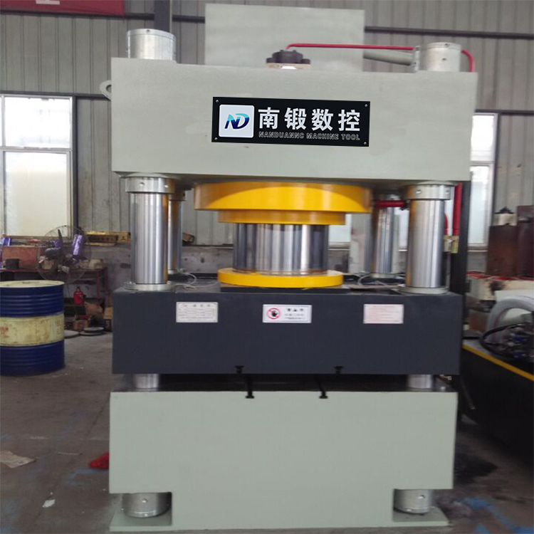 滕州液壓機(jī)廠(chǎng)1600t污泥磚成型液壓機(jī)1600噸淤泥壓塊成型油壓機(jī)