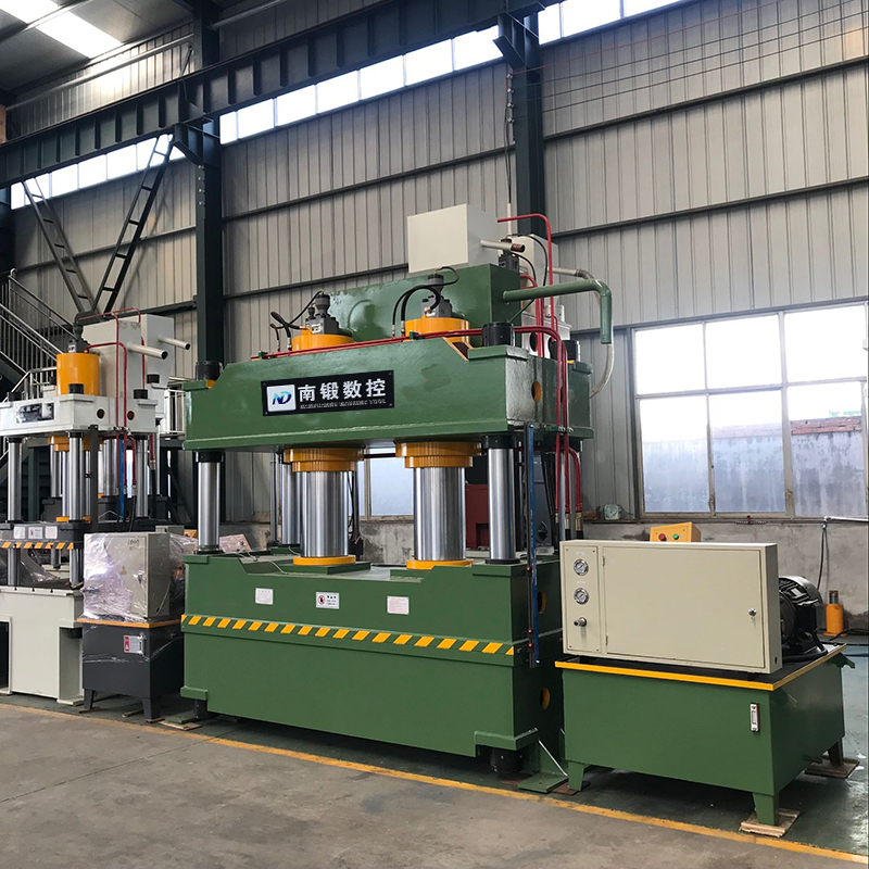 滕州廠家現(xiàn)貨供應500噸防火板成型液壓機雙缸三梁四柱油壓機