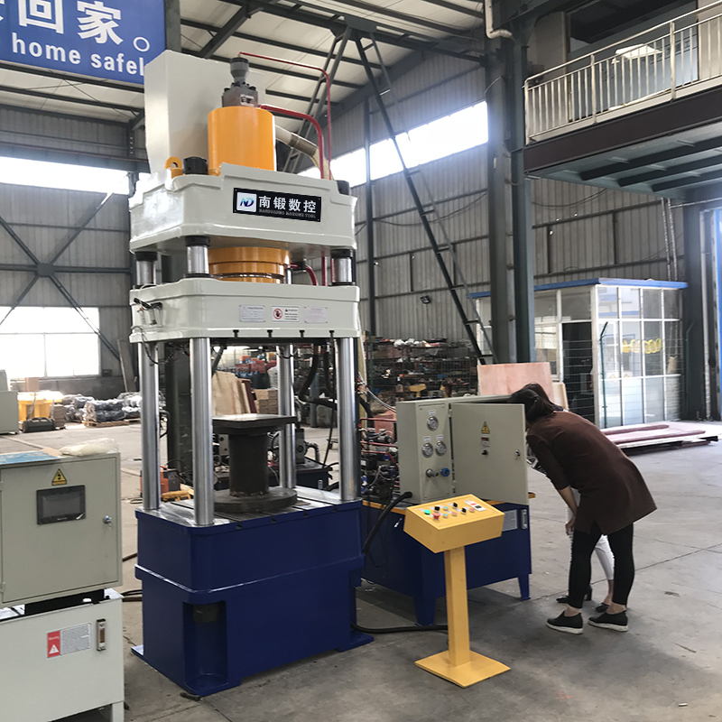 滕州廠家200噸兒童拼圖深壓紋熱壓機木質拼圖益智玩具油壓機