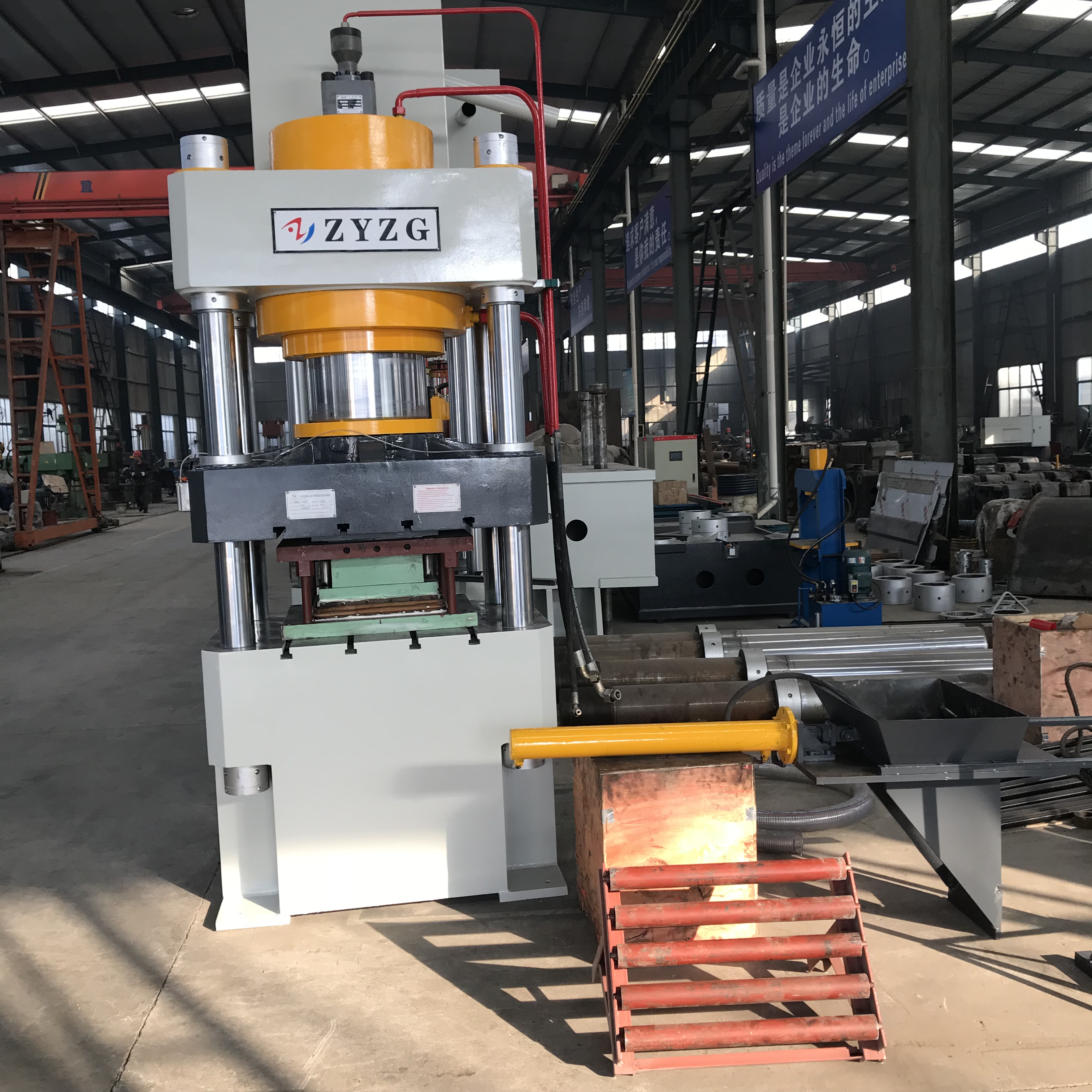 油壓機(jī)--400t鉛粉成型液壓機(jī)