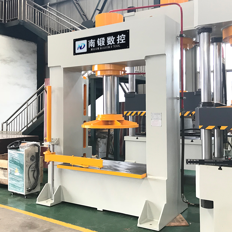 300t工程車輪胎壓裝油壓機，300噸壓胎機帶移動工作臺