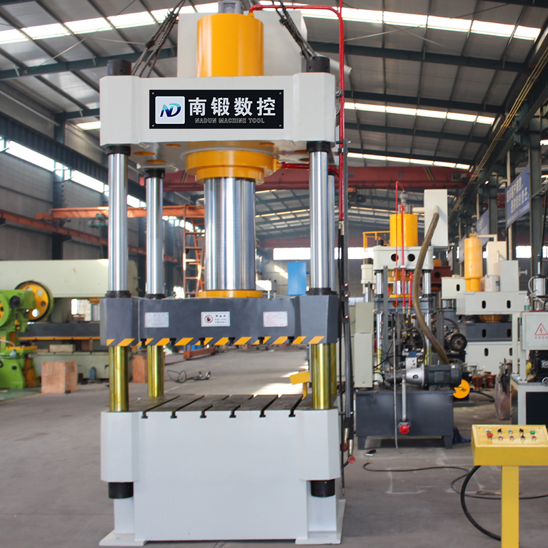 315噸四柱油壓機(jī)熱壓養(yǎng)殖場漏糞板成型油壓機(jī)