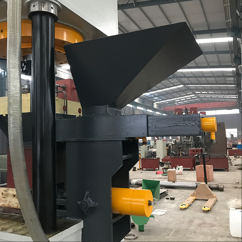 500t牛羊舔磚油壓機 鹽磚壓塊油壓機