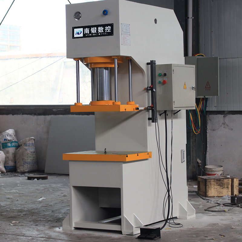 100t定子壓裝油壓機(jī)滕州100T壓裝單柱液壓機(jī)單臂壓機(jī)