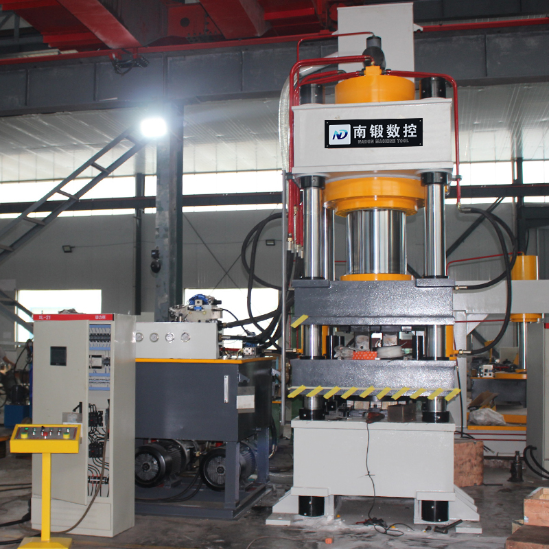 800T鹽磚成型油壓機(jī)，牛羊舔磚油壓機(jī)