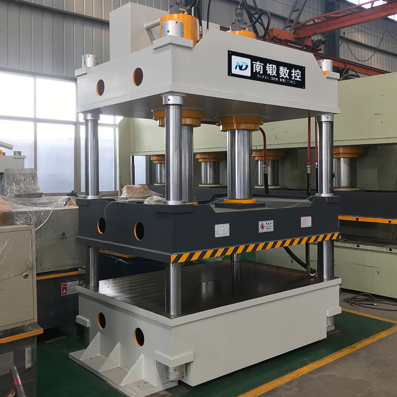 400T雙缸大臺面四柱油壓機，400噸油壓機