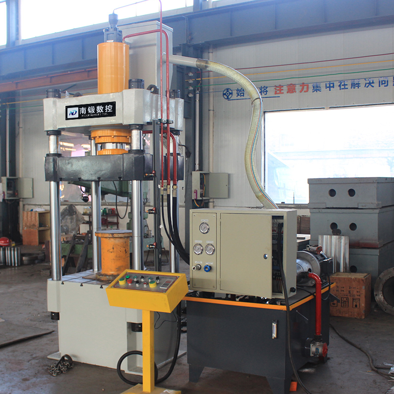 滕州200T四柱油壓機，200噸壓裝成型油壓機