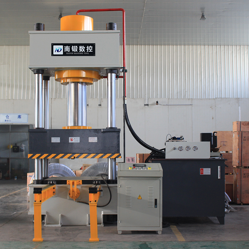 500噸移動(dòng)工作臺(tái)液壓機(jī)定子轉(zhuǎn)子壓磚成型油壓機(jī)