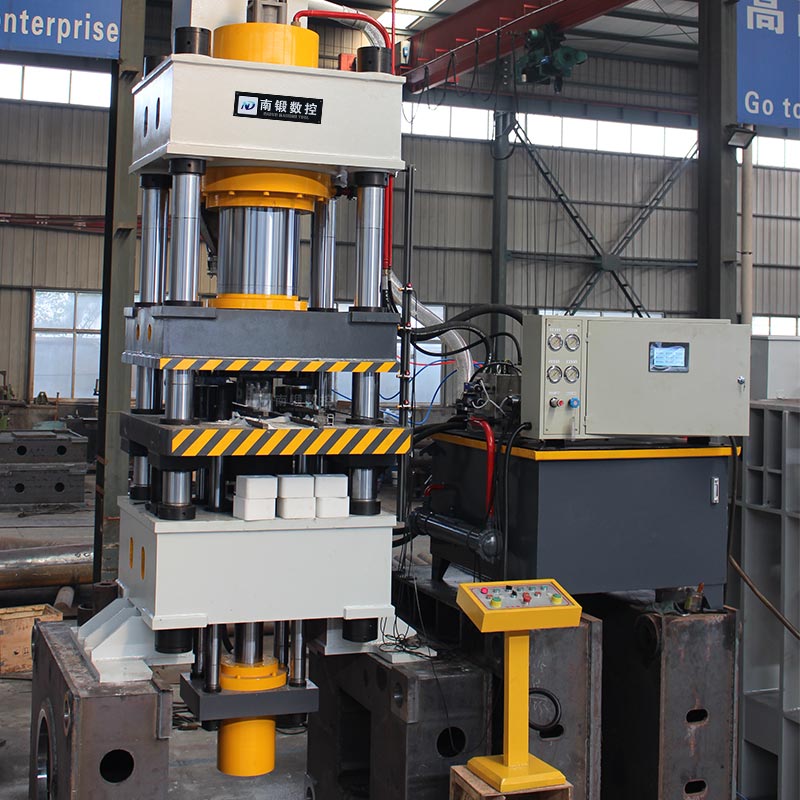 400噸鹽磚機5公斤牛羊舔磚液壓機