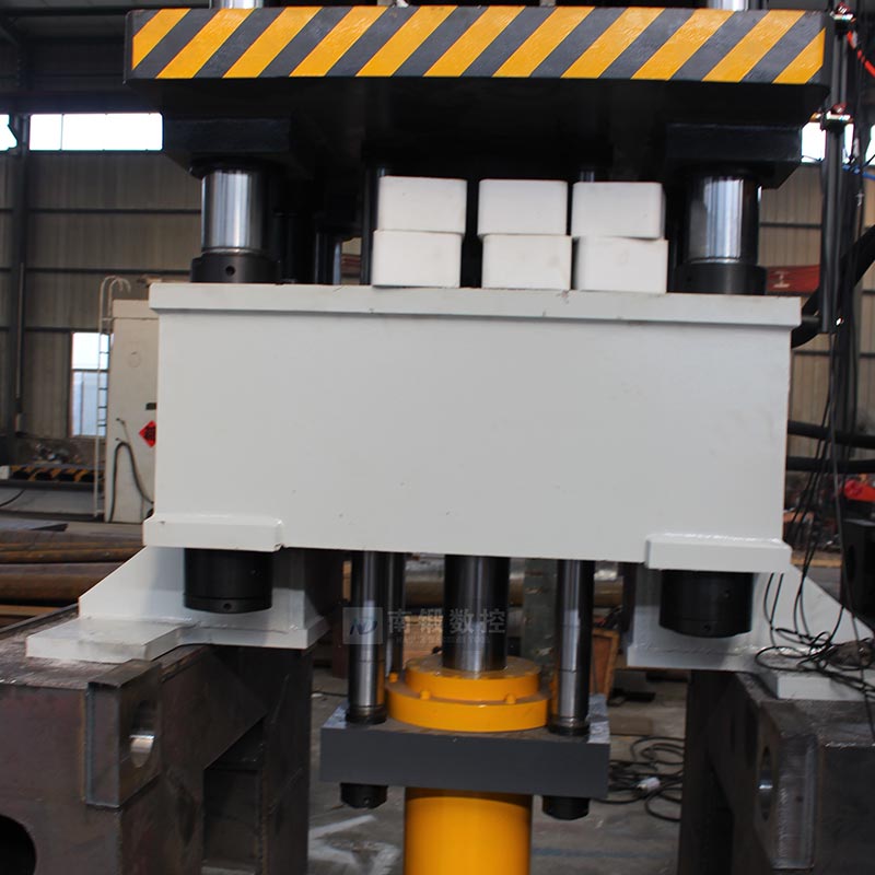 400噸鹽磚機5公斤牛羊舔磚液壓機