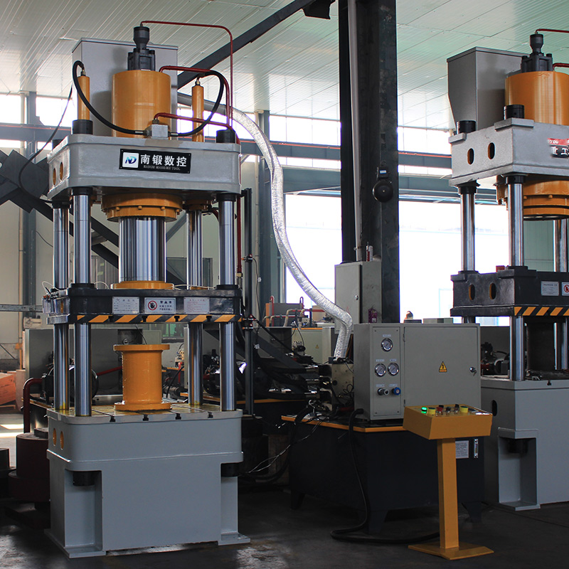 200噸四柱液壓機增速缸油壓機定制壓力機滕州南鍛數控