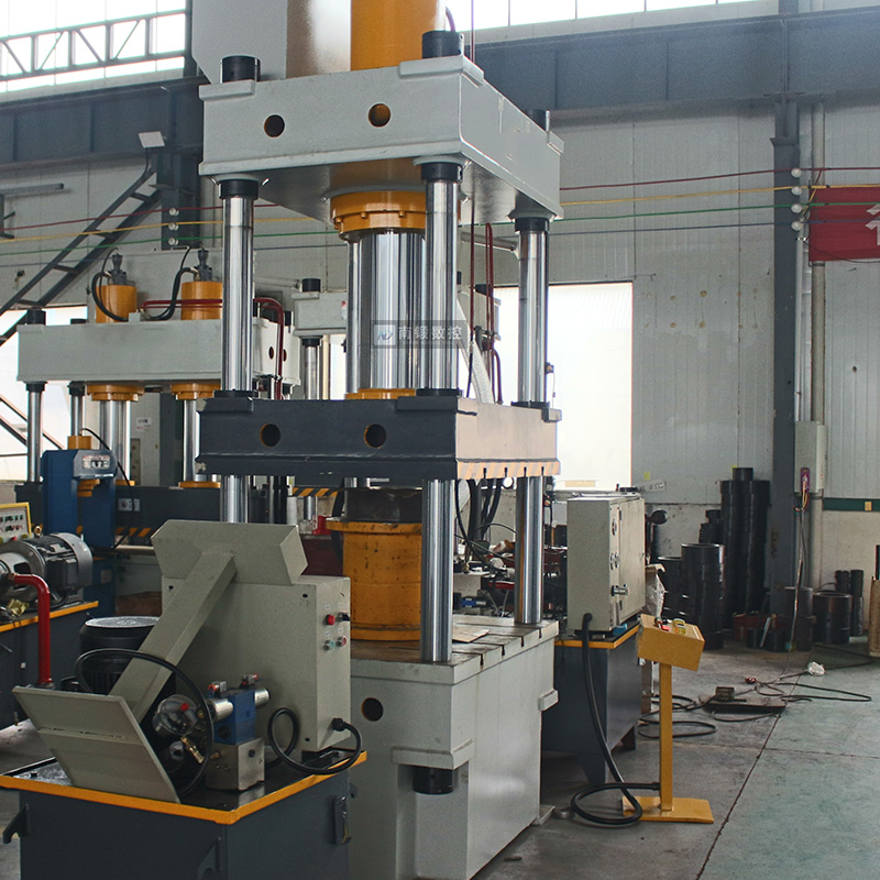 滕州液壓機(jī)廠家YQ32-200T三梁四柱油壓機(jī)