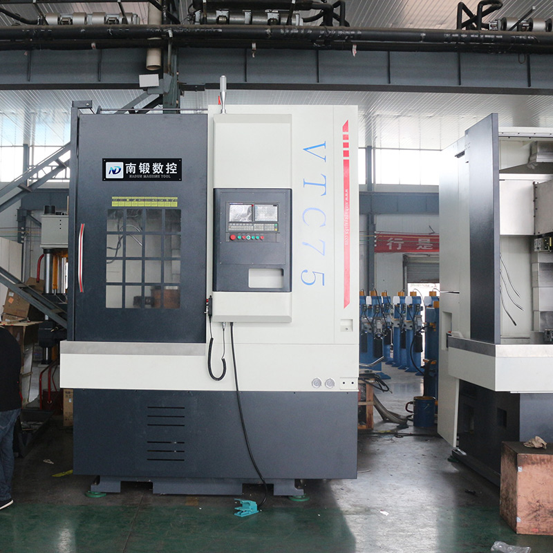 VTC750數(shù)控立車輪轂剎車鼓自動鼓切削立車