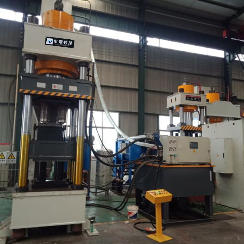 630噸牛羊舔磚油壓機(jī)630T鹽磚機(jī)粉末成型液壓機(jī)